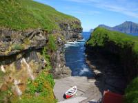 Kluft bei Gjógv als natürlicher Hafen_Insel Eysturoy